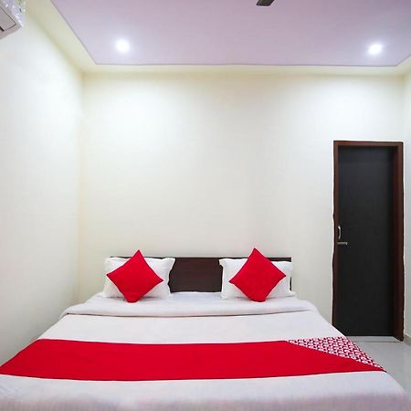 Oyo Flagship 62980 Shiva Residency Hotell Garhi Harsaru Eksteriør bilde